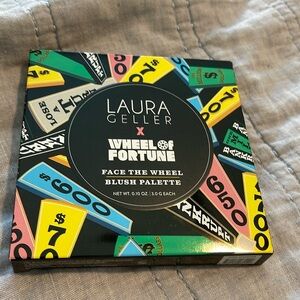 Face the Wheel blush pallet
